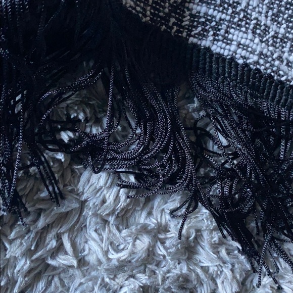 Jessica Simpson Black and White Vest with Fringe - Picture 3 of 5